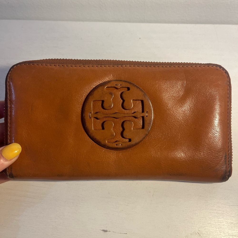 Tory Burch Leather Zip Wallet